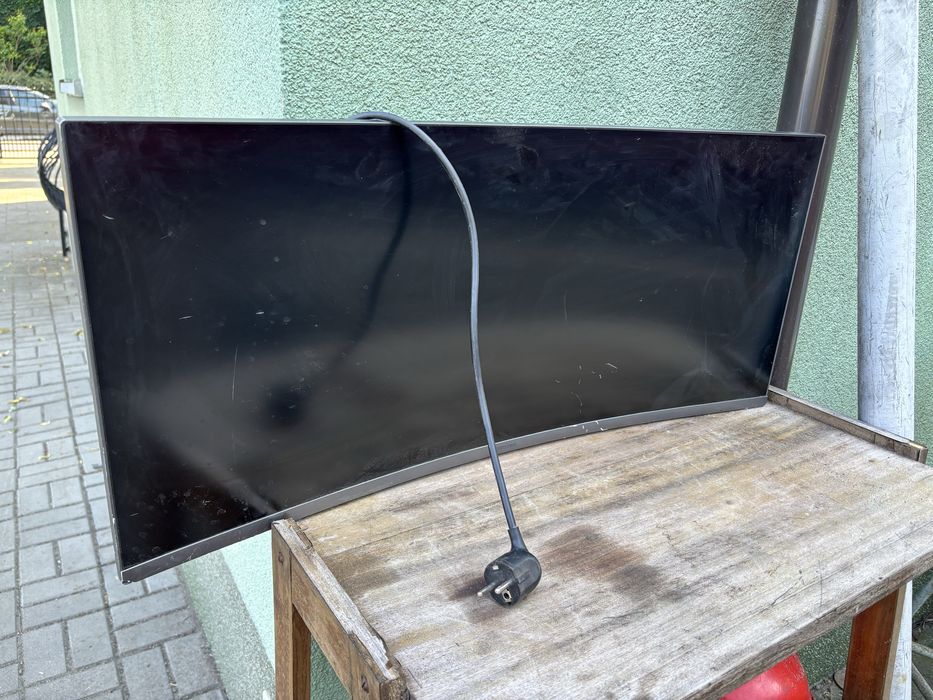 Monitor samsung zakrzywiony