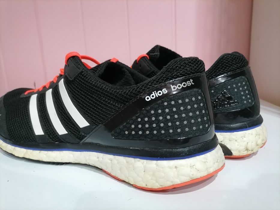 фирменные кроссовки Adidas