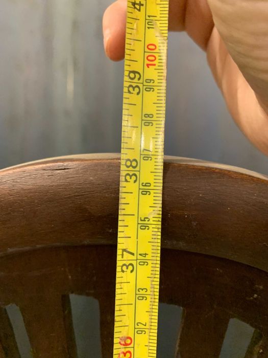 Cadeira antiga vintage em Madeira e palha