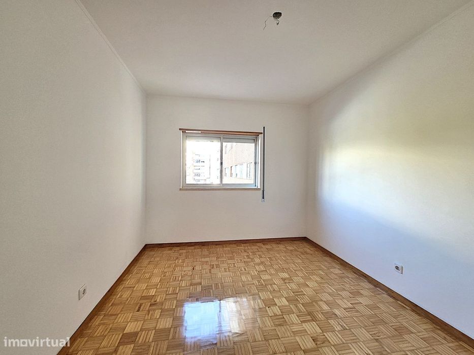 MONTE DA CAPARICA - T3 com Parqueamento