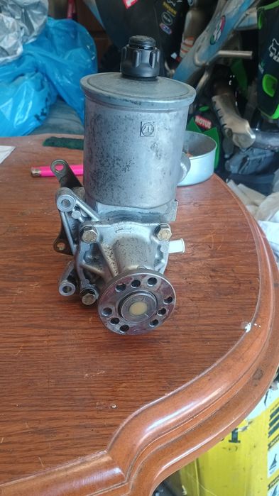 Pompa wspomagania MB w 124