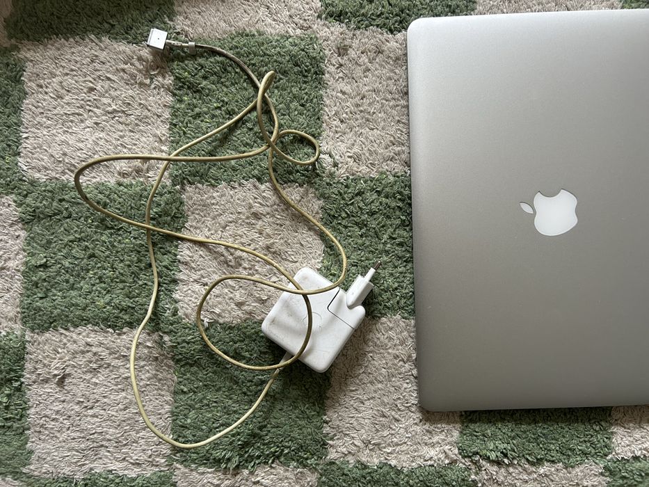 Sprzedam MacBook Air 13″ (A1466) – gotowy do pracy