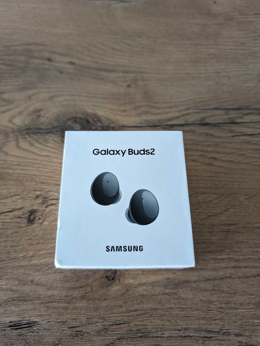 SAMSUNG S22 stan bardzo dobry plus nowe słuchawki GALAXY BUDS 2 !!!