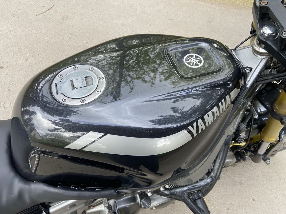Yamaha FZX250 / 600cc / індивідуальний стріт