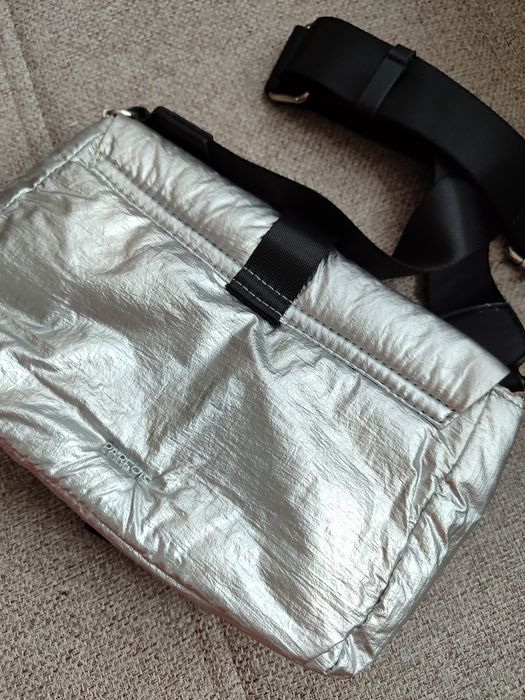 Parfois torebka metaliczna crossbody puffer srebrna tote