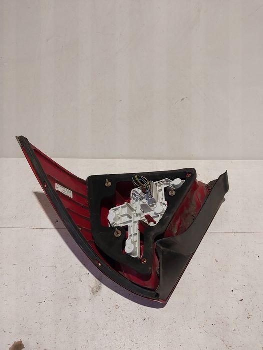 Lewa tylna lampa lewy tył ford mondeo mk3 lift 3 mkIII hatchback HB