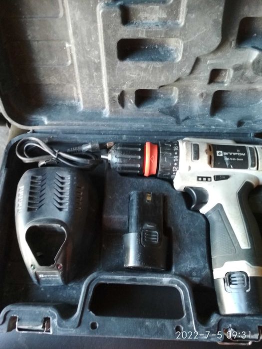 Електро інструмент