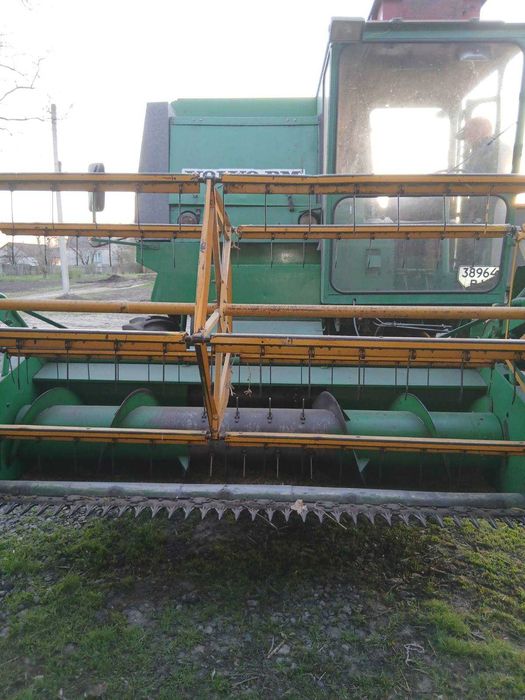 Зернозбиральний комбайн Volvo