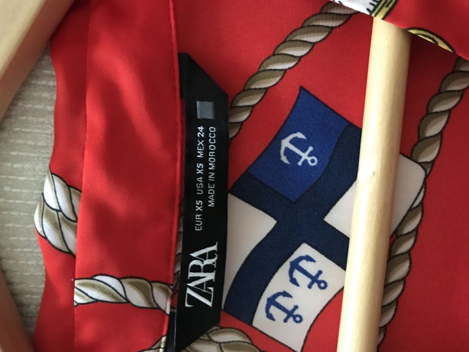 Camiseiro vermelho da ZARA