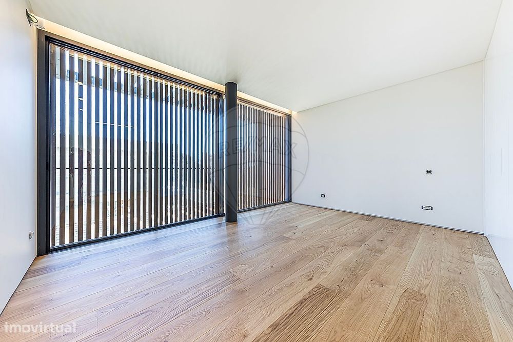 Moradia T4 para venda