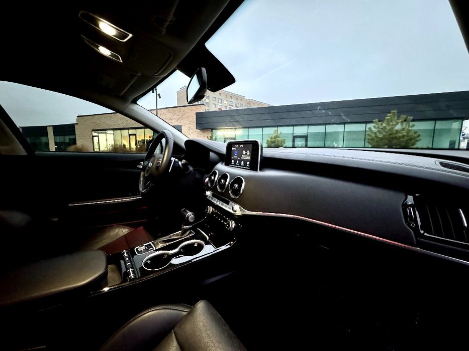 Kia Stinger,Кіа Стінгер,Киа Стингер