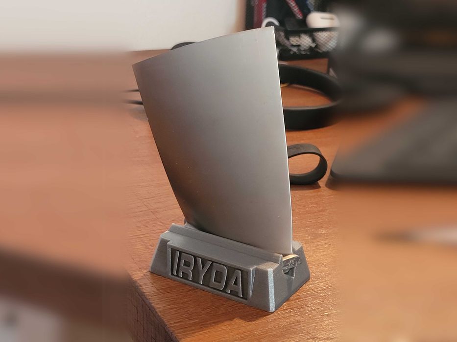 Łopatki sprężarki silnika odrzutowego K-15 Iryda, tytan