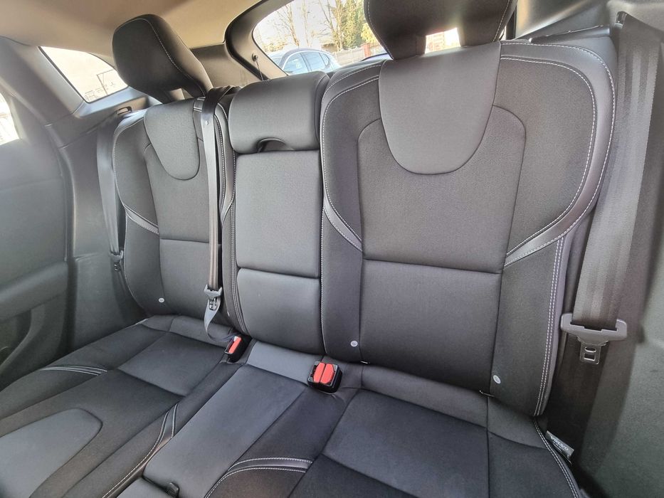 Volvo v40 2017r FULL LED disel 2.0 AUTOMAT