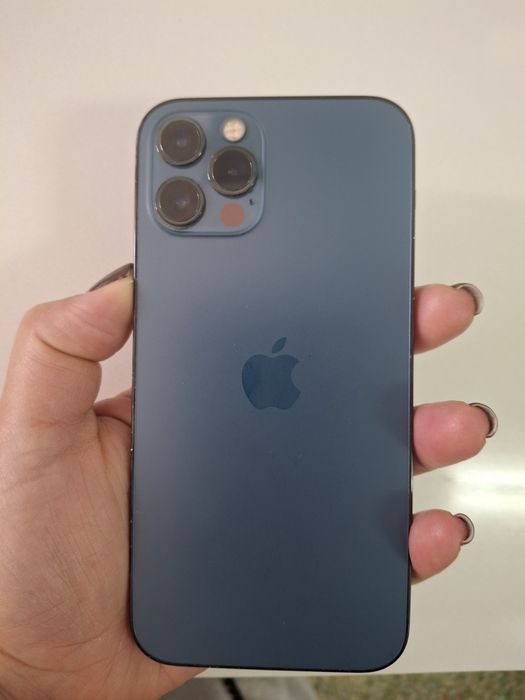 Iphone 12 Pro + capa e cabo usb