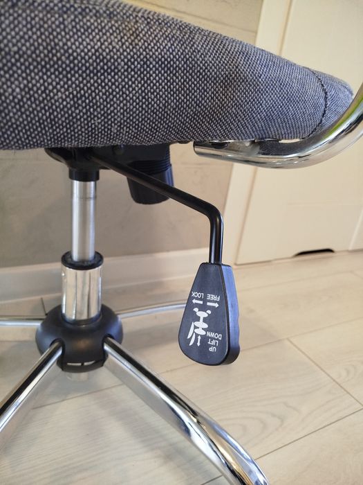 Krzesełko BRW do biurka