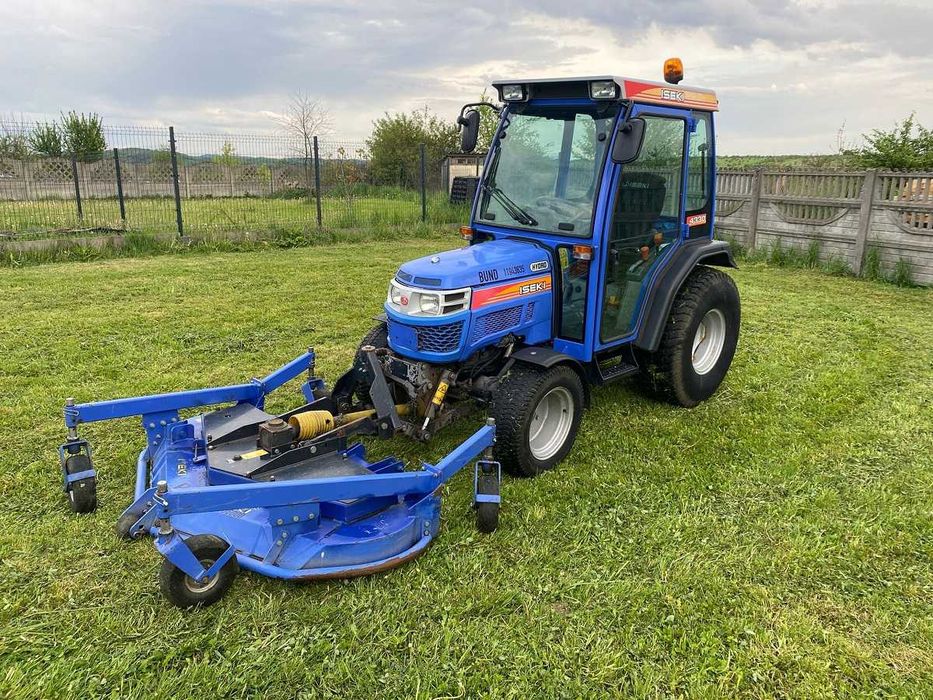 Ciągnik Iseki 4330 Kubota z kosiarką czołową