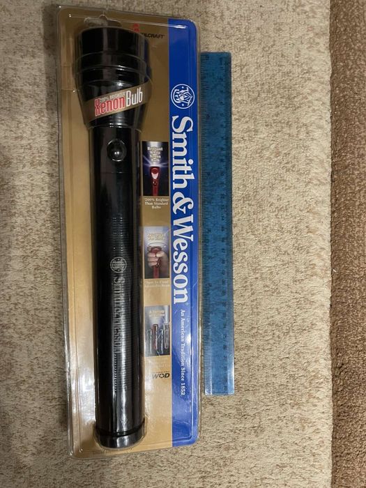 Ліхтарик Smith & Wesson