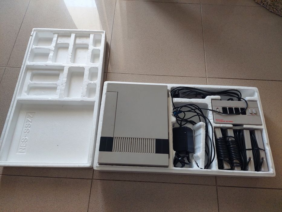 Consola NES Nintendo original na caixa