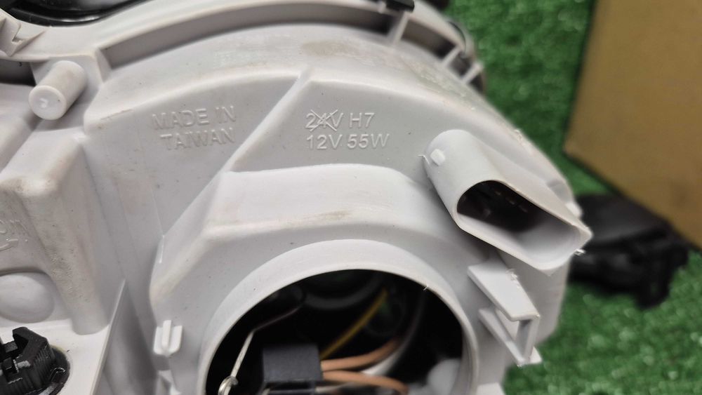 Otica Farol Esquerdo Mercedes Classe C W203 S203 2003 a 2007 Ref. 440-1141L-LD-EM NOVO DEPO