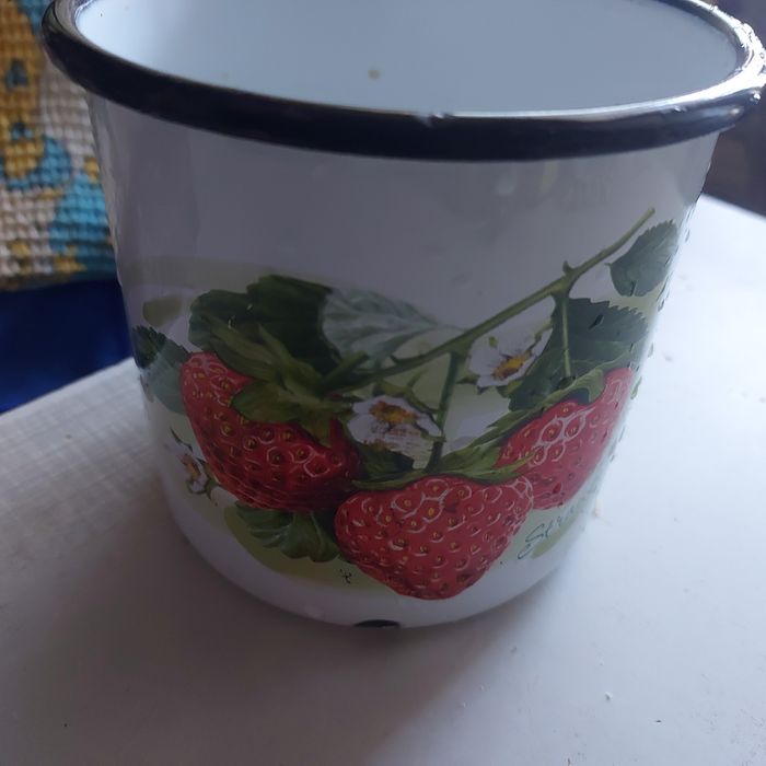 Кастрюли с крышками ,