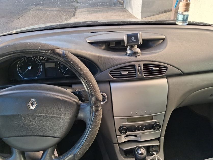 VENDA URGENTE! Renault Laguna  – 1.500 € NEGOCIÁVEIS!