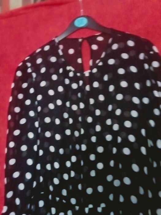 Vários vestidos de organza fina tam.L são muito elegantes