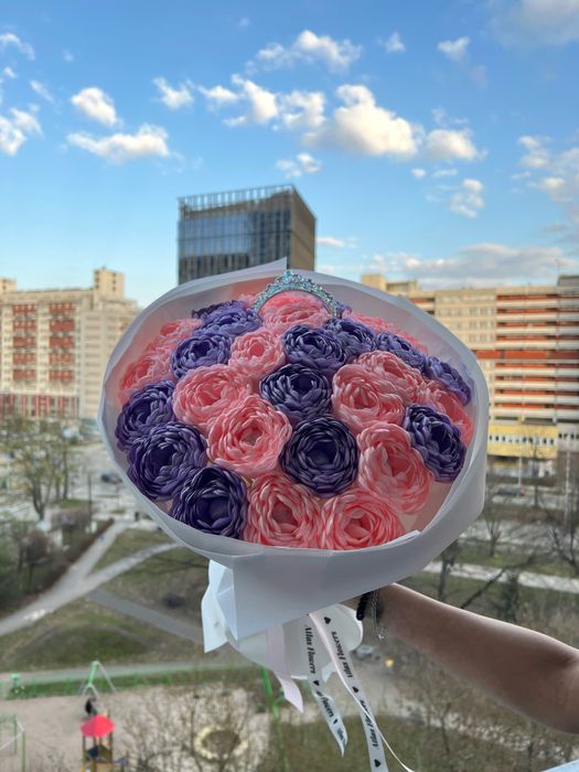 Kwiaty z satynowej wstążki