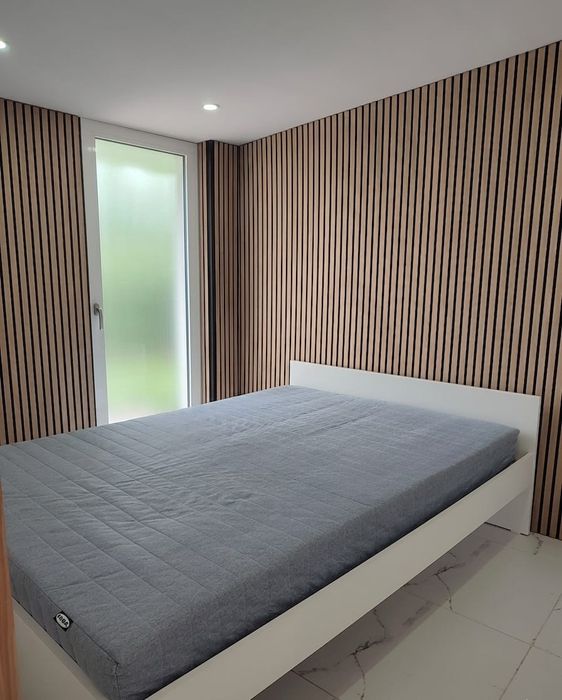Aluga se moradia T2 remodelada mobilada com água e luz incluida