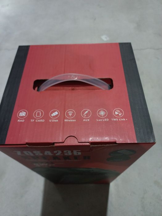 Large Bluetooth Speaker – Brand New in Box64284518096770122