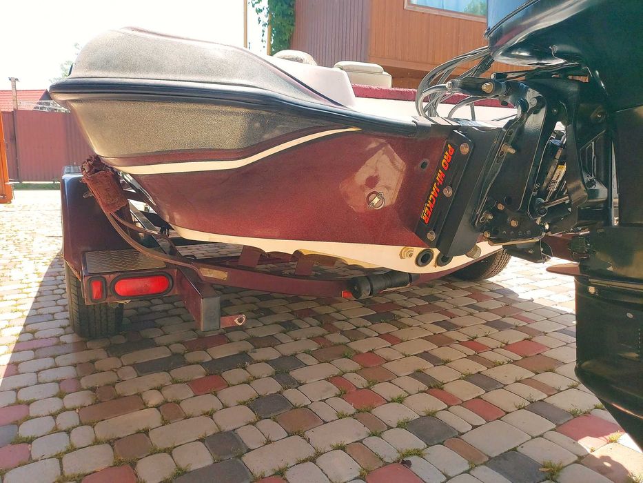 Лодка Triton TR21 + Лафет + Mercury 225 EFI Америка човен