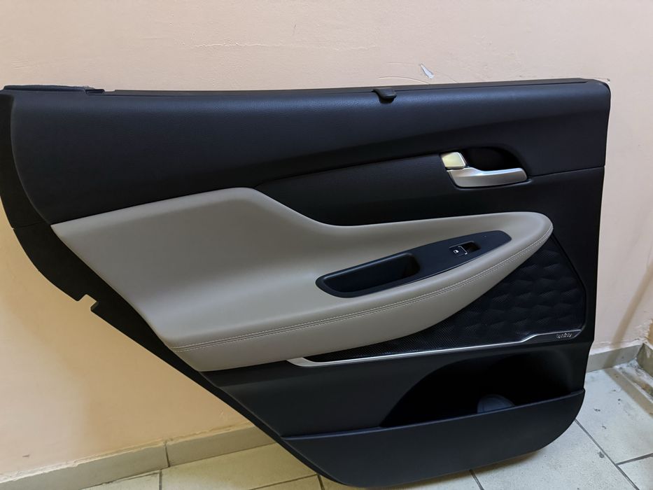 Салон з картами та підлокітником HYUNDAI SANTA FE IV 2021р