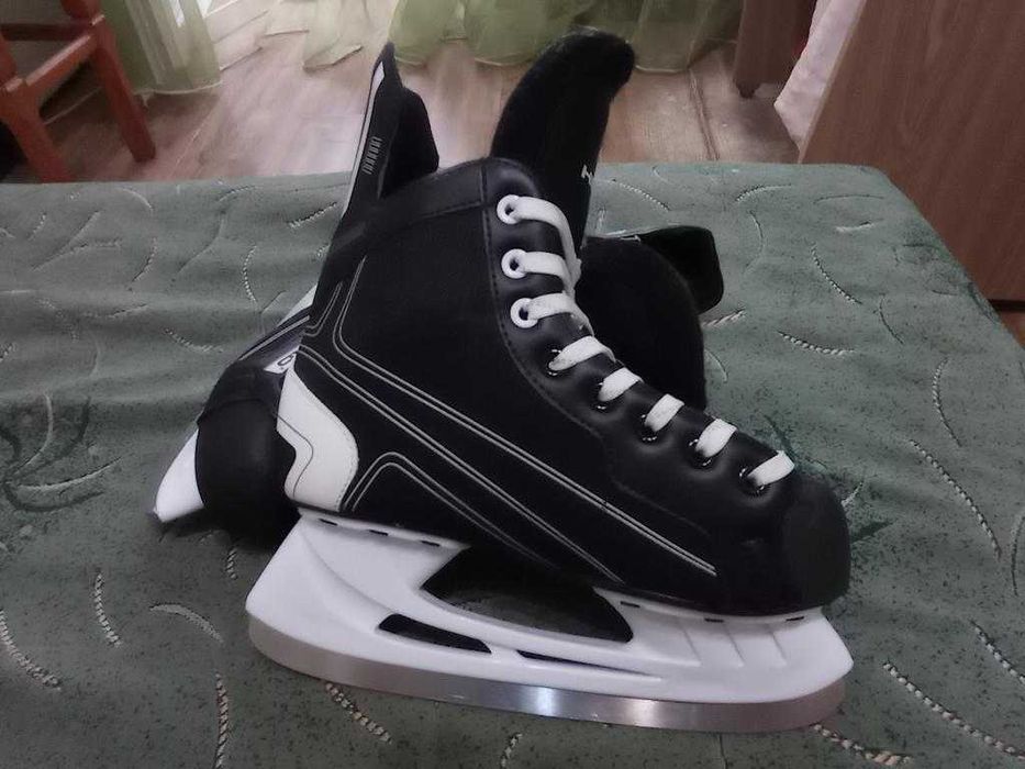 Коньки HEAD (оригинал) фирменные размер-37 стелька- 23,5см