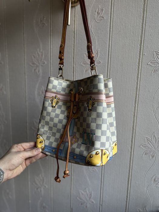 Сумка кожаная на длинном ремне Louis Vuitton оригинал номерная