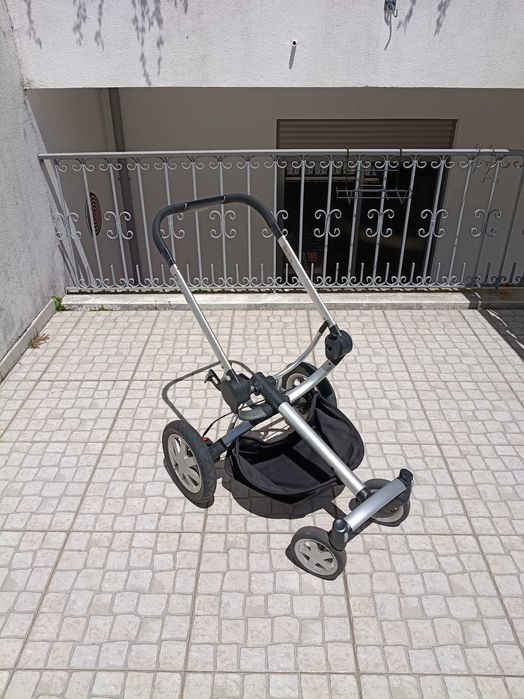 Conjunto carrinho de bebé Quinny/ Maxicosi