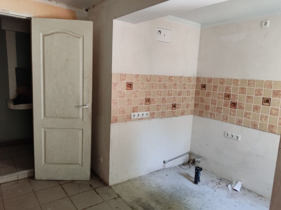 Продаж ч/ б,район центрального ринку