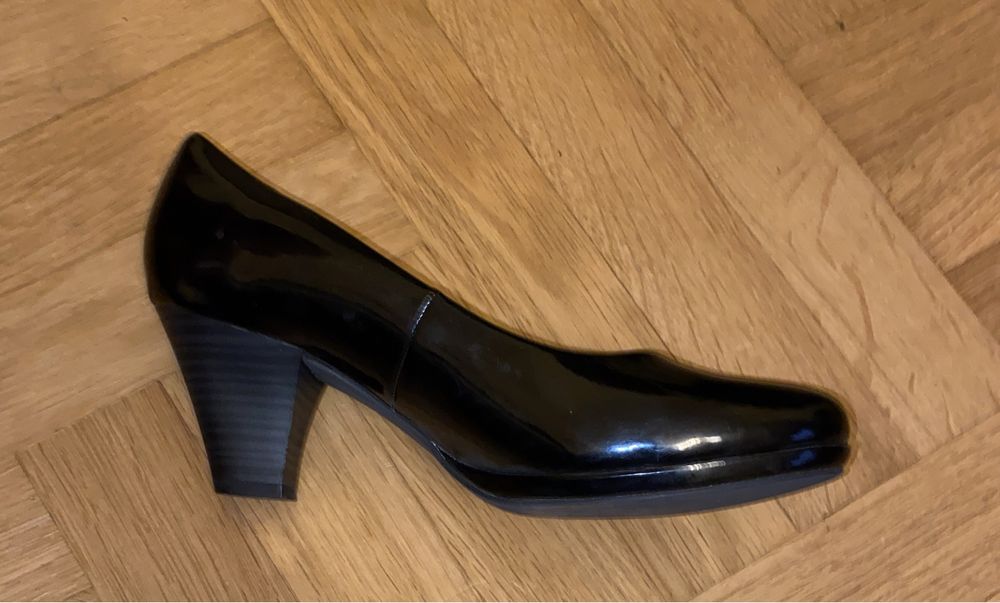 39 śliczne czarne lakierki na Sylwestra czółenka buty eleganckie