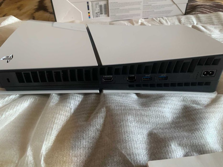 Продам Playstation 5 Slim.