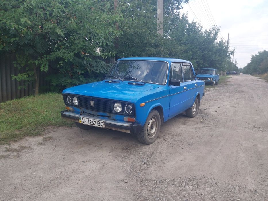 Машина жигулі шестірка з п'ятиступкою