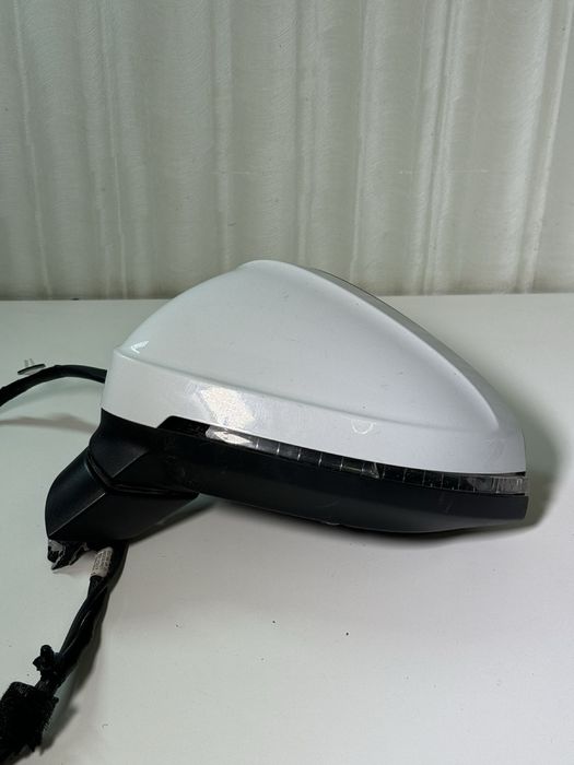 Дзеркало ауді а4б9