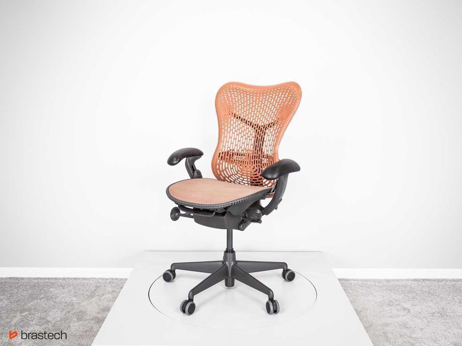 Fotel biurowy obrotowy Herman Miller Mirra odnowiony PRO