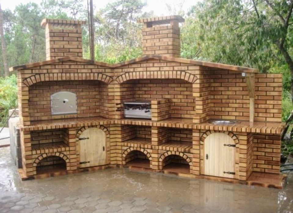 Churrasqueiras  rusticas e linha  moderna