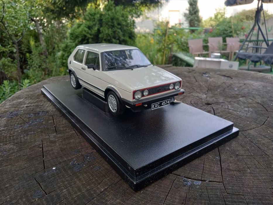 model vw 1:18 - przedmioty kolekcjonerskie | OLX Antyki i