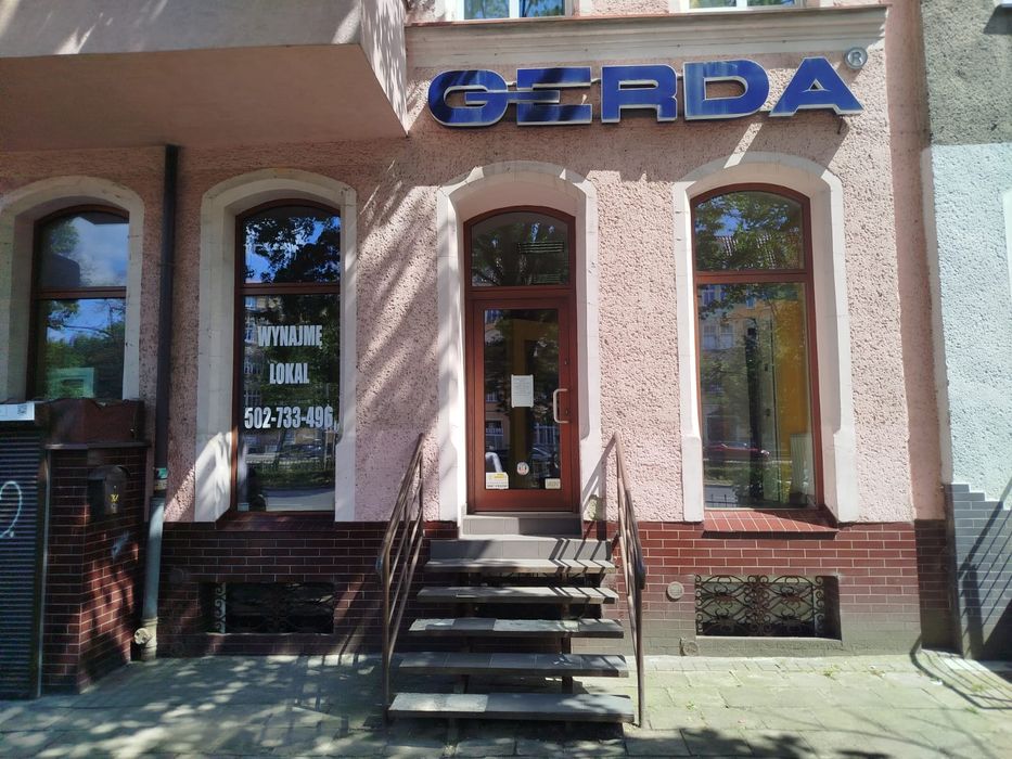 Lokal centrum Szczecina  al.Piastów 69 do wynajęcia - parter,  witryny, wejście  od ulicy Piastów