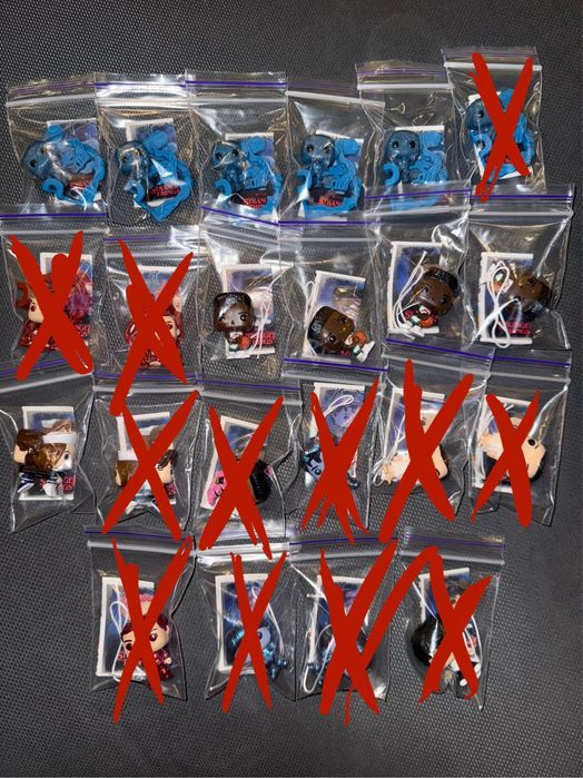 Іграшки Stranger Things kinder joy Дивні дива