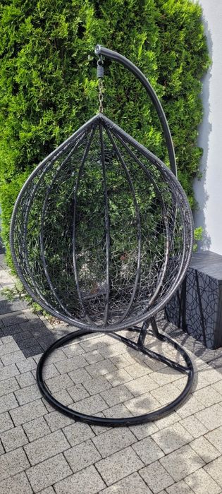 Stojak z fotelem wiszącym ogrodowy+poduszki