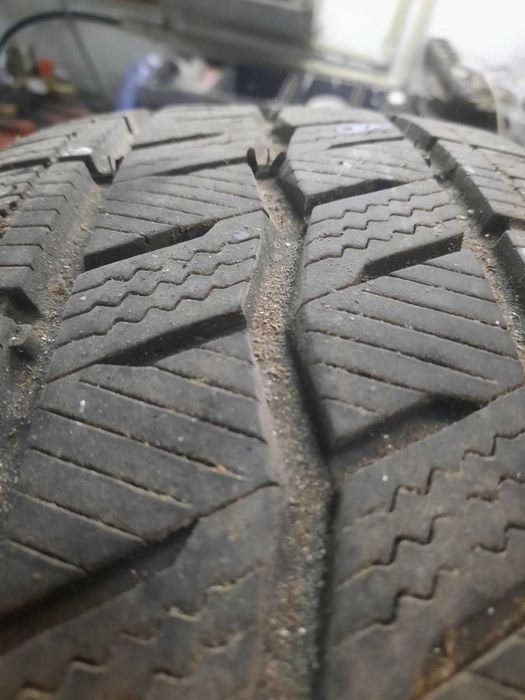 Шины  Hankook Б\У бросовая цена мешают в гараже