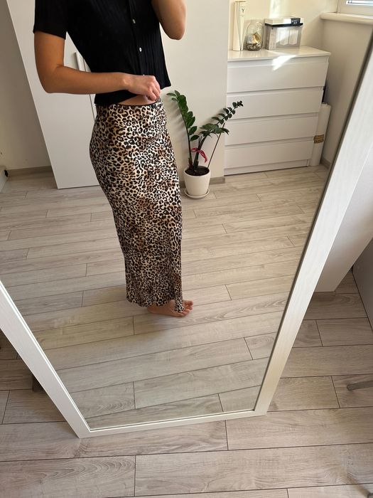 Сатинова спідниця міді в леопардовий принт