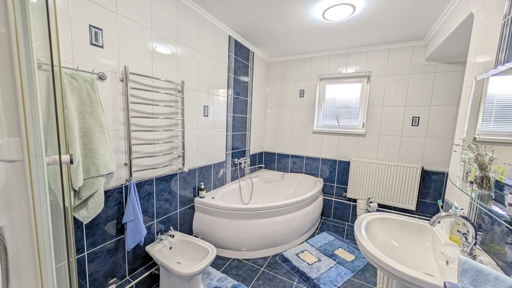 ТЕРМІНОВО!!! Продам будинок до центру 5 хв. їхати. Заїжджай і живи!