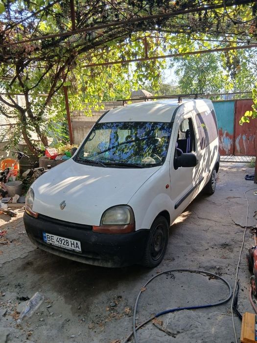 Продаю Рено Кенго