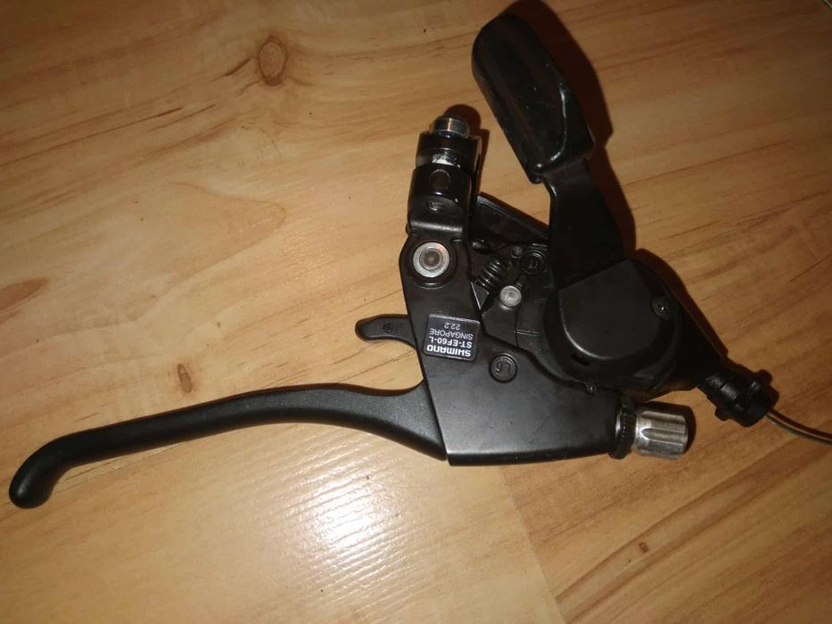 Lewa klamkomanetka Shimano ST-EF60-L.